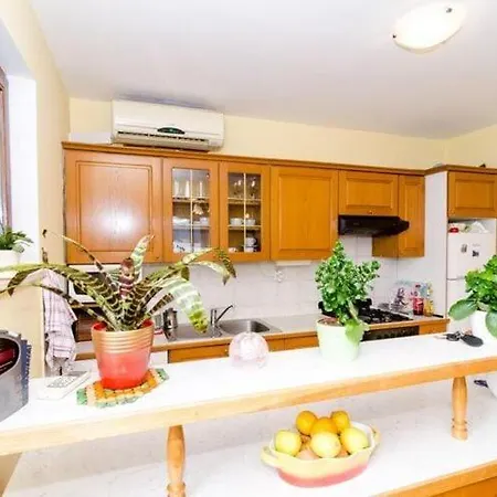 Apartmán Klara-gorjana - Two Bedroom With Balcony And Sea View 1