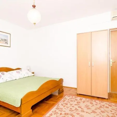 Klara-gorjana - Two Bedroom With Balcony And Sea View 1 Apartamento *