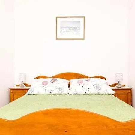 Klara-gorjana - Two Bedroom With Balcony And Sea View 1 Viganj