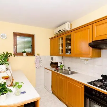 Klara-gorjana - Two Bedroom With Balcony And Sea View 1 Apartmán *