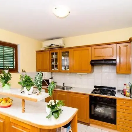 דירה Klara-gorjana - Two Bedroom With Balcony And Sea View 1 ויגאני